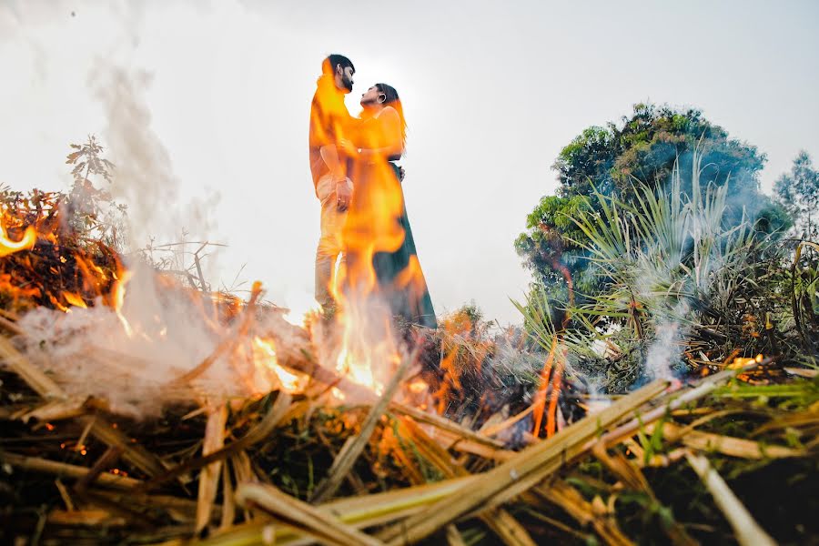 Wedding photographer Kemish Chaudhari (vowsandemotions). Photo of 15 December 2021