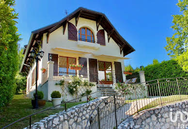 Maison avec terrasse 1