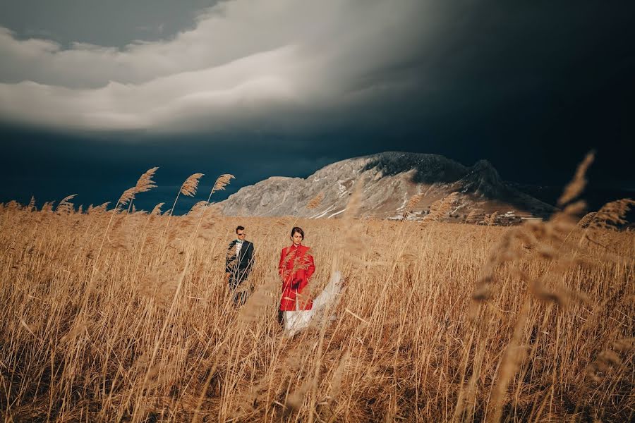 Fotografer pernikahan Liviu Ratiu (ratiu). Foto tanggal 30 Desember 2018