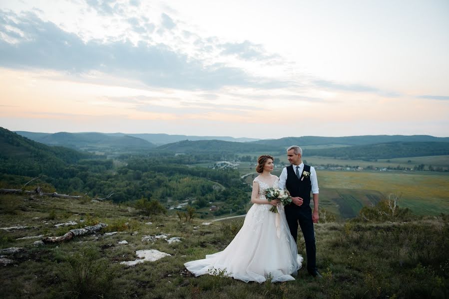 Fotógrafo de casamento Tatyana Zapruda (tapusek). Foto de 13 de janeiro 2020