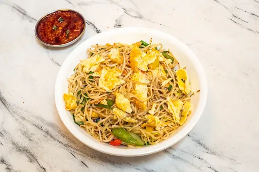 Egg Hakka Noodles