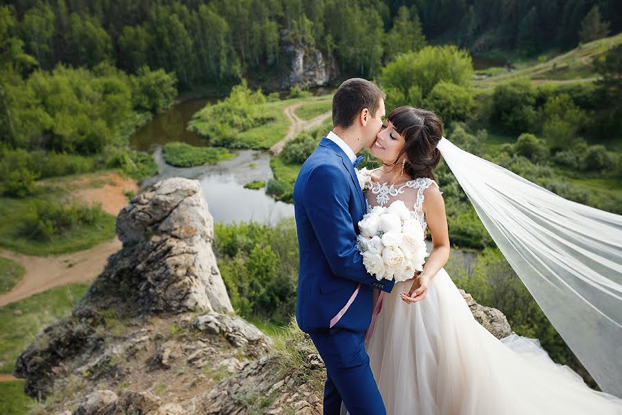 Fotógrafo de casamento Polina Yakovleva (polza241187). Foto de 25 de junho 2019