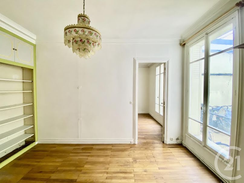 Vente appartement 2 pièces 44 m² à Paris 18ème (75018), 371 000 €