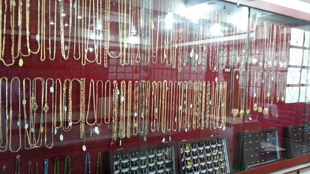 Aishwarya sales gold covering