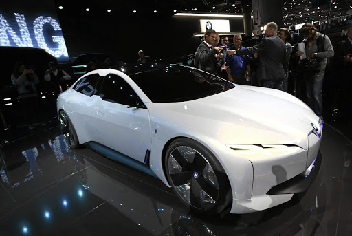 BMW revealed its i-Vision Dynamics concept which is likely to become the i4