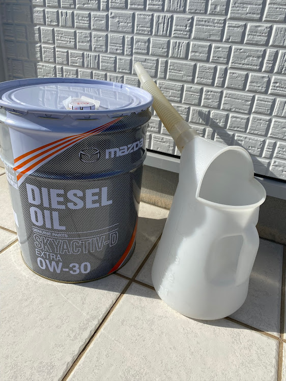 CX-8のDIY・オイル交換・ドアバイザー無し派・弄りより維持りに関するカスタム事例の投稿画像1枚目
