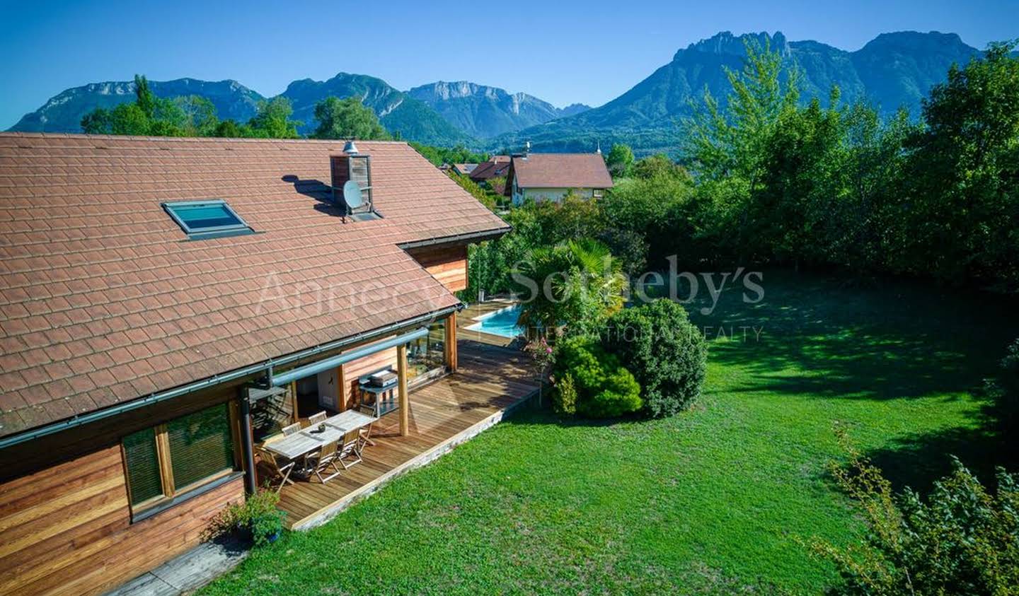 House with pool and terrace Annecy