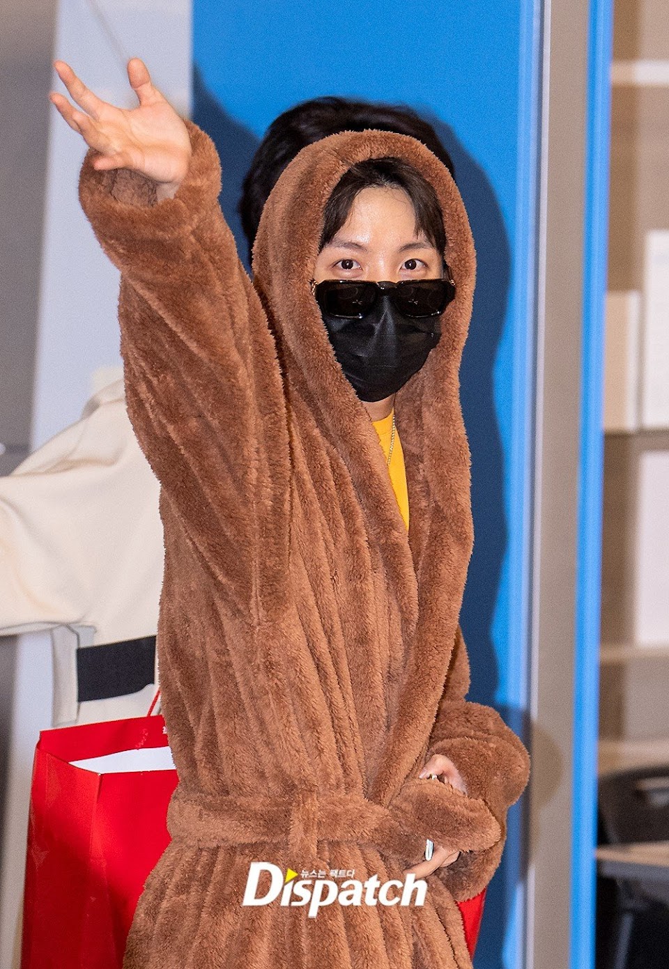 J-Hope Arrives Back In Korea, Dressed In His Hottest Airport