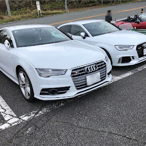 RS3 セダン