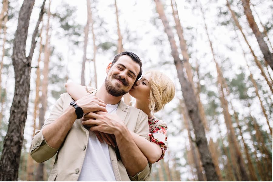 Fotógrafo de casamento Nastya Anikanova (takepic). Foto de 28 de agosto 2017