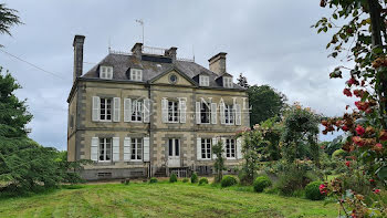 château à Saint-Hilaire-du-Harcouët (50)