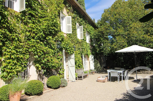 Maison avec piscine et jardin 2