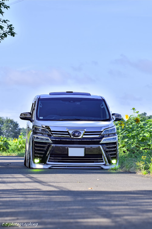 ヴェルファイアのfcl.・エフシーエル・fcl3色切替LEDフォグ・#fclシーケンシャルLEDテープ・Lowdignityに関するカスタム事例の投稿画像2枚目