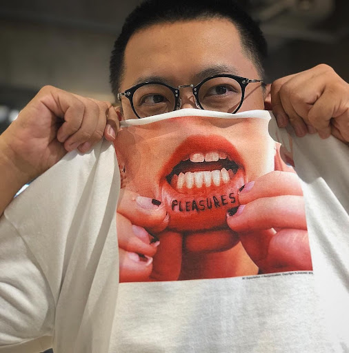 Title 4, Tattoo lips print short sleeve shirt