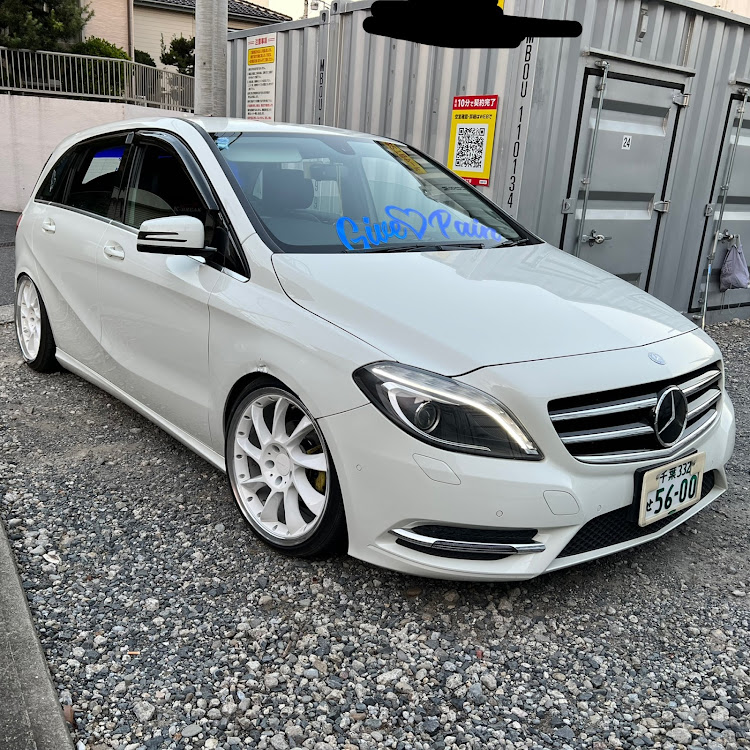 Bクラスのメルセデス・ベンツ・B180・w246・ドライブ・愛車の一番好きな角度に関するカスタム事例の投稿画像3枚目