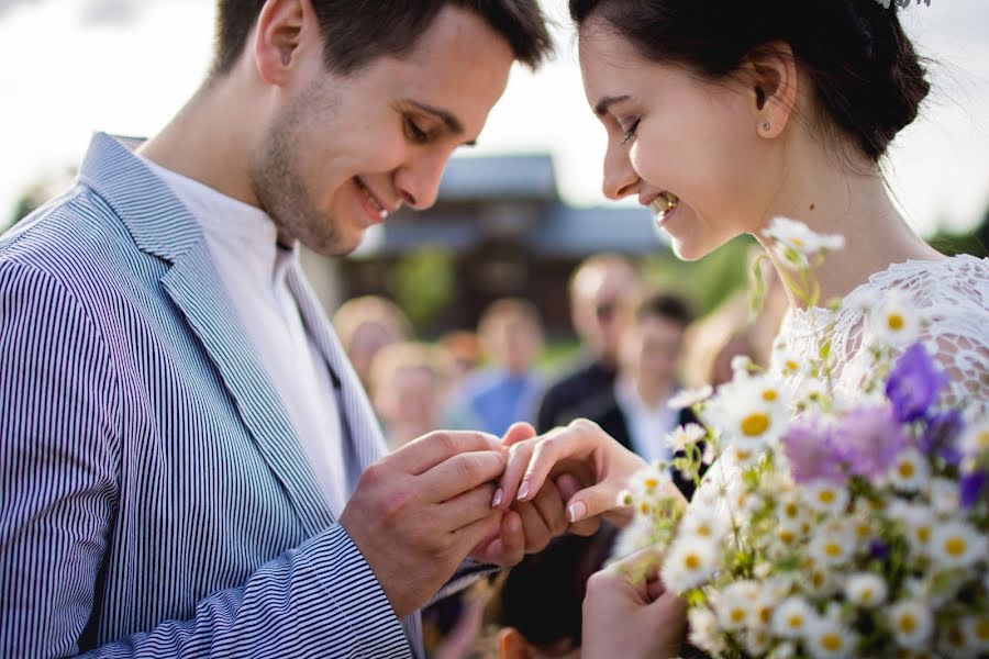 Fotógrafo de casamento Anastasiya Guseva (feelyou). Foto de 4 de outubro 2017