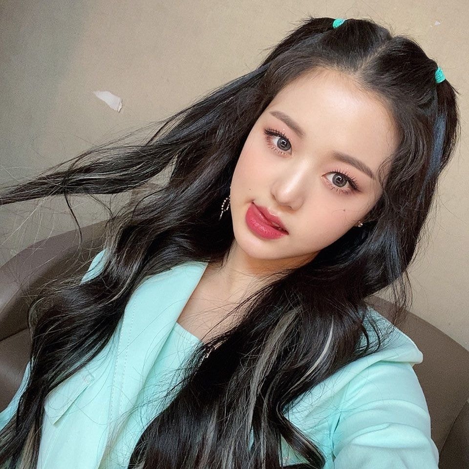 izone-wonyoung-selfie-2