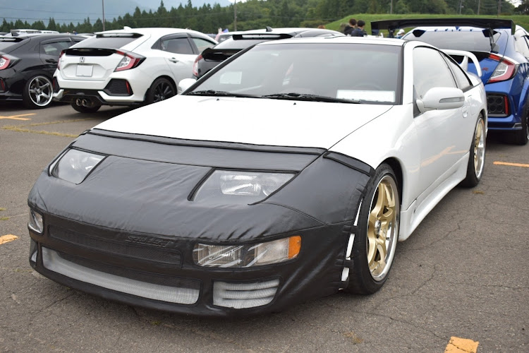 フェアレディZのZ31・z33 ロードスター・フェアレディZ Z32 300ZX・鬼首オールジャンルMT・ノーズブラに関するカスタム事例の投稿画像1枚目