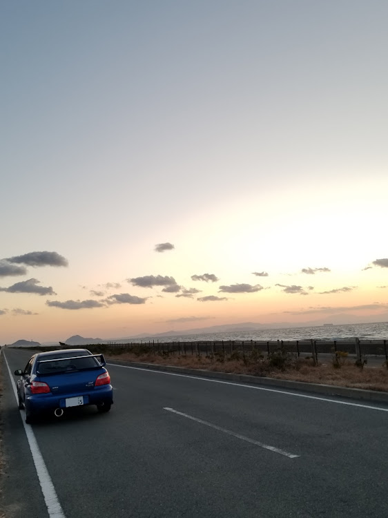 インプレッサ WRXの愛車と絶景・ドライブ・車と海と夕陽に関するカスタム事例の投稿画像1枚目