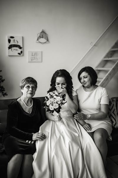 Fotógrafo de casamento Kenul Abdullaeva (keniphoto). Foto de 3 de abril 2019