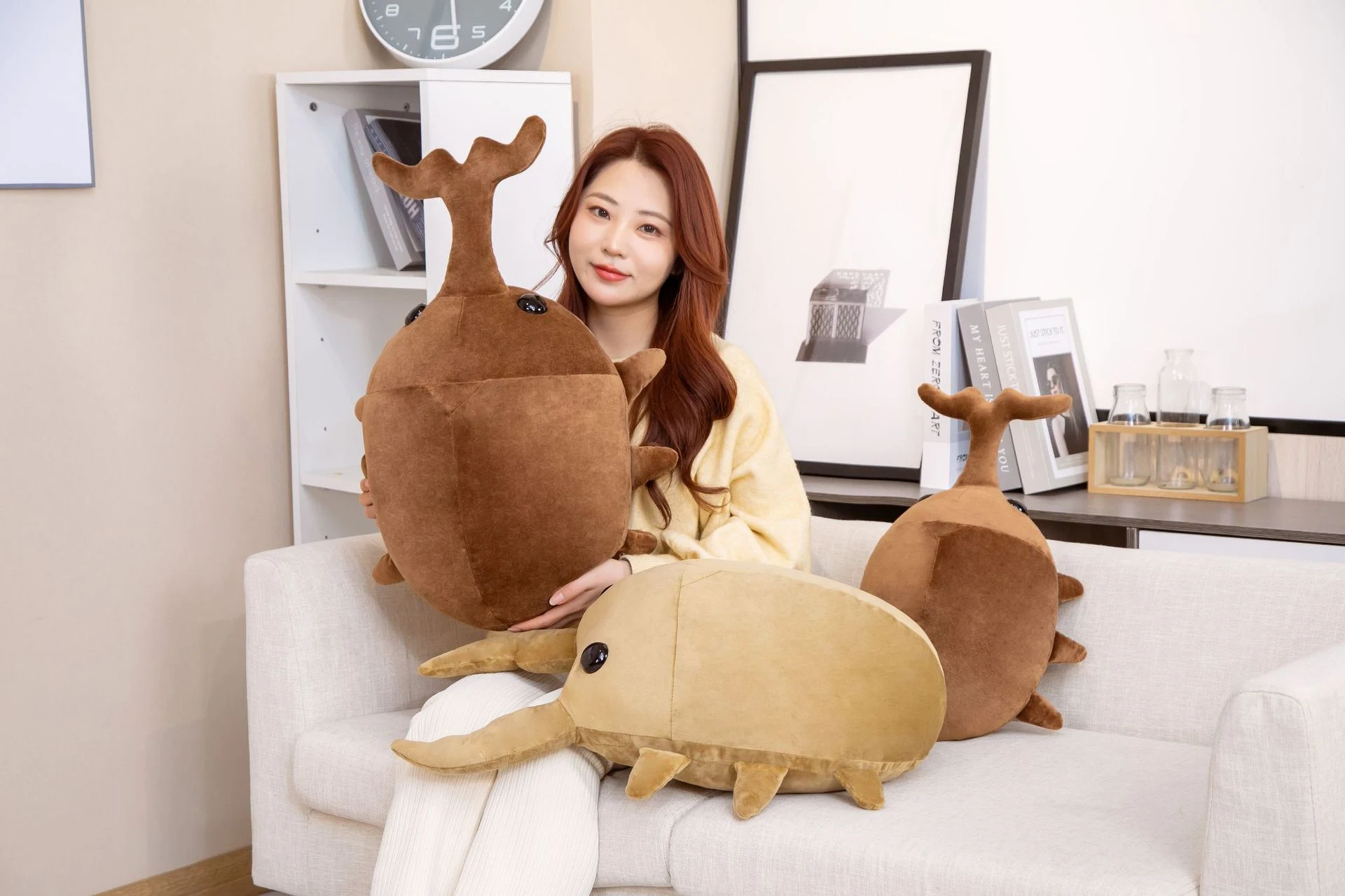 Peluche Insecto Serie Almohada Escarabajo Rinoceronte Jirafa Pala Grande Muñeco Suave Perfecto Para Acurrucarse y Decorar Habitaciones