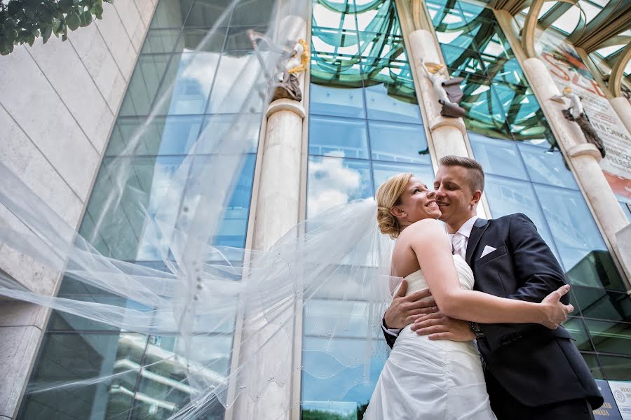 Fotógrafo de casamento Adrián Szabó (adrinszab). Foto de 18 de julho 2017