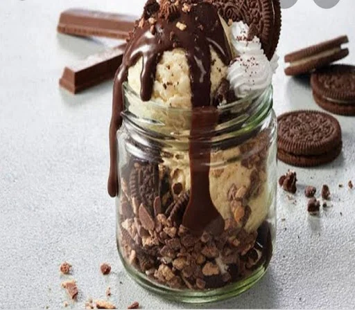 Oreo Kitkat Sundae [350 Ml]