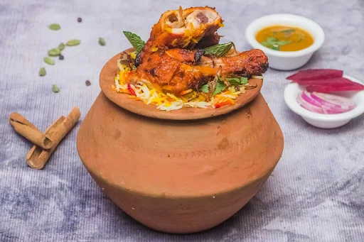 Chicken Hyderabadi Dum Biryani In Matka[1/2 Kg]