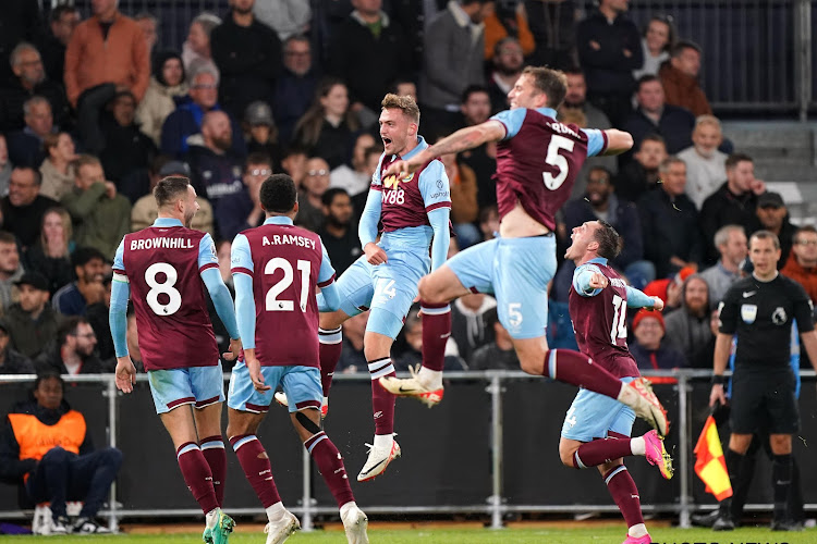 🎥 Burnley en colère après l'intervention du VAR à la 92e minute : l'égalisation de Luton était-elle valable ?