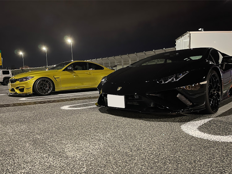 M4 クーペのアヴェンタドールSVJ・ウラカンEVO・パーキングエリア・土曜日の夜・秋の全国交通安全運動に関するカスタム事例の投稿画像2枚目