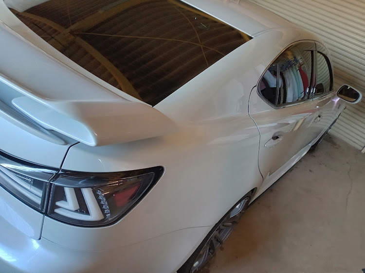 マスターアジアさんが投稿した強行洗車・マクド・新しいコーティング剤・ガリったに関するカスタム事例の投稿画像1枚目