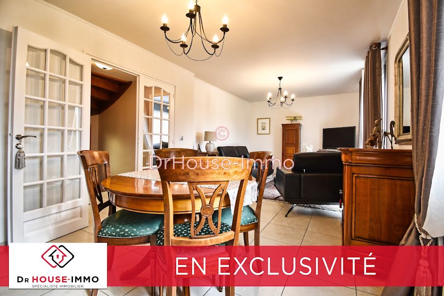 Vente maison 4 pièces 91 m² à Issou (78440), 270 000 €