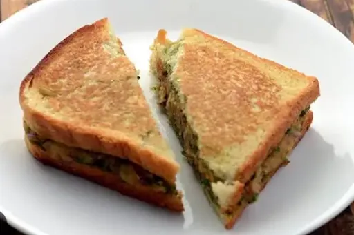 Aloo Pyaaz Sandwich [2 Pieces]