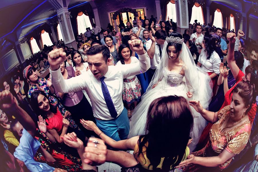 Fotógrafo de casamento Kurban Tushiev (kurban). Foto de 19 de maio 2015