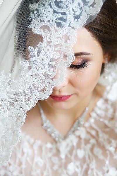 Fotógrafo de casamento Razina Rakhmangulova (razina). Foto de 3 de outubro 2020