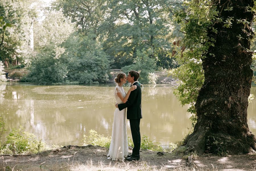 Wedding photographer Viktoriya Volosnikova (volosnikova55). Photo of 1 October 2020