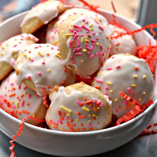 Lemon Ricotta Cookies are soft cake like cookies made with ricotta cheese and fresh lemons.  