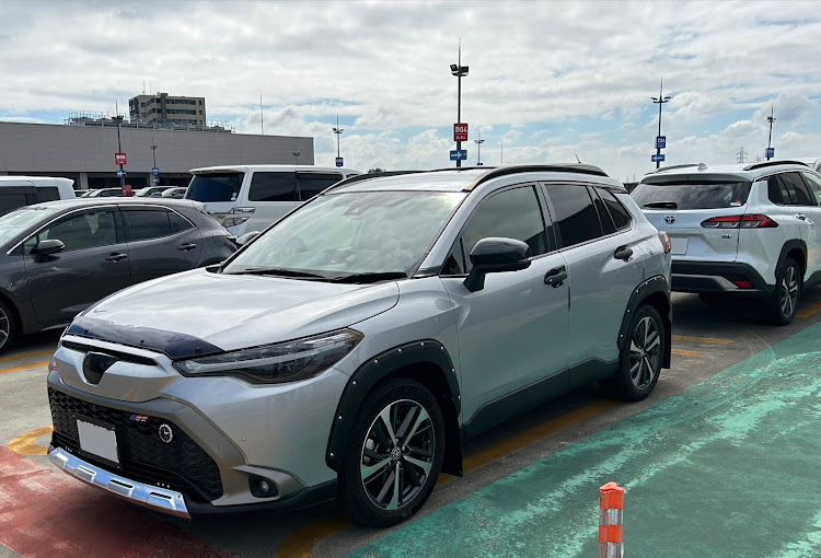 カローラクロスの駐車場・コラボ・同じ車種・空に関するカスタム事例の投稿画像2枚目