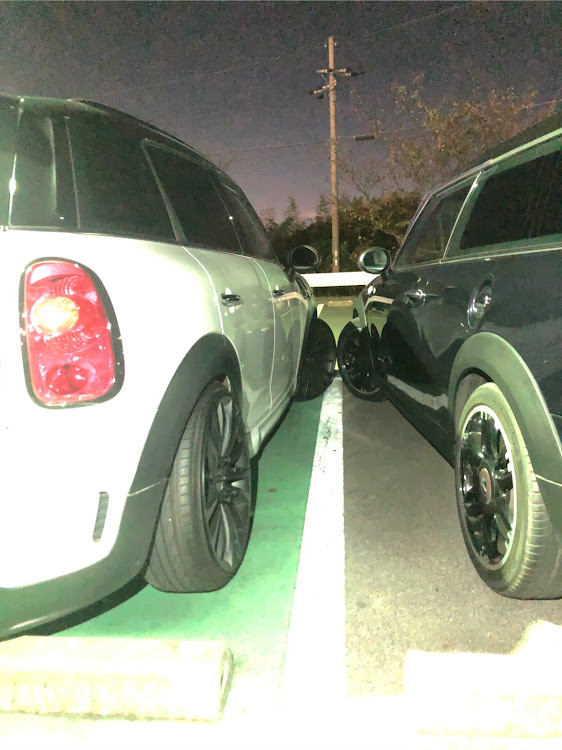 ミニ クロスオーバーのMINI R60・MINI R55・納車に関するカスタム事例の投稿画像3枚目