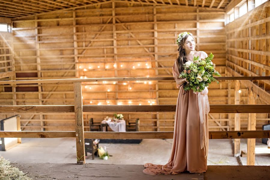 Fotógrafo de casamento Yulya Pavalyuk (farmuty). Foto de 9 de fevereiro 2017