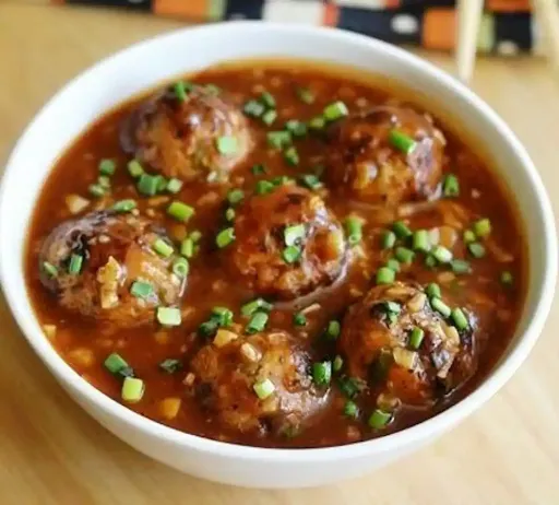 Veg Manchurian In Sauce [8 Pieces]