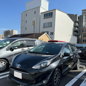 アクア NHP10