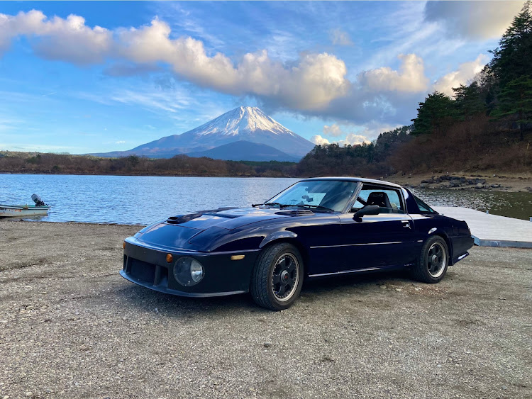 サバンナRX-7のオープンカーのない生活・あゝ、富士山・富士山とコラボ・雲が流れたがってんだ・曇り空と愛車に関するカスタム事例の投稿画像5枚目