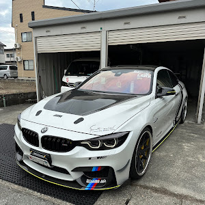 M4 クーペ F82