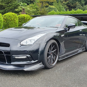 NISSAN GT-R