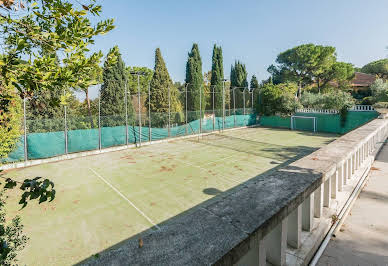 Villa with pool and terrace 4