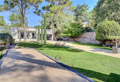 Maison avec piscine et terrasse 5