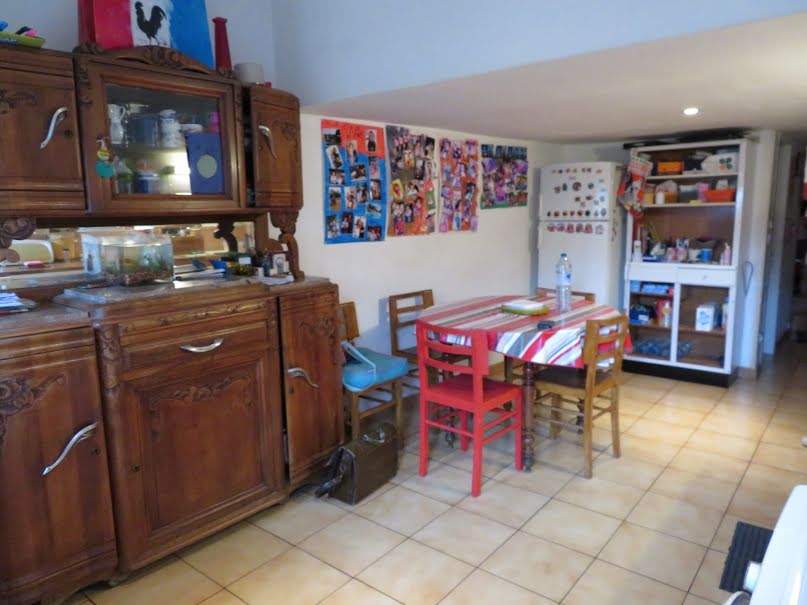 Vente maison 6 pièces 137 m² à Montrol-Sénard (87330), 75 000 €