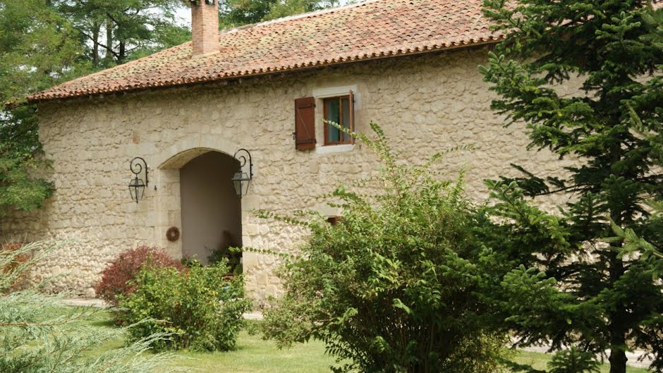 Vente ferme 8 pièces 235 m² à Castéra-Verduzan (32410), 590 000 €