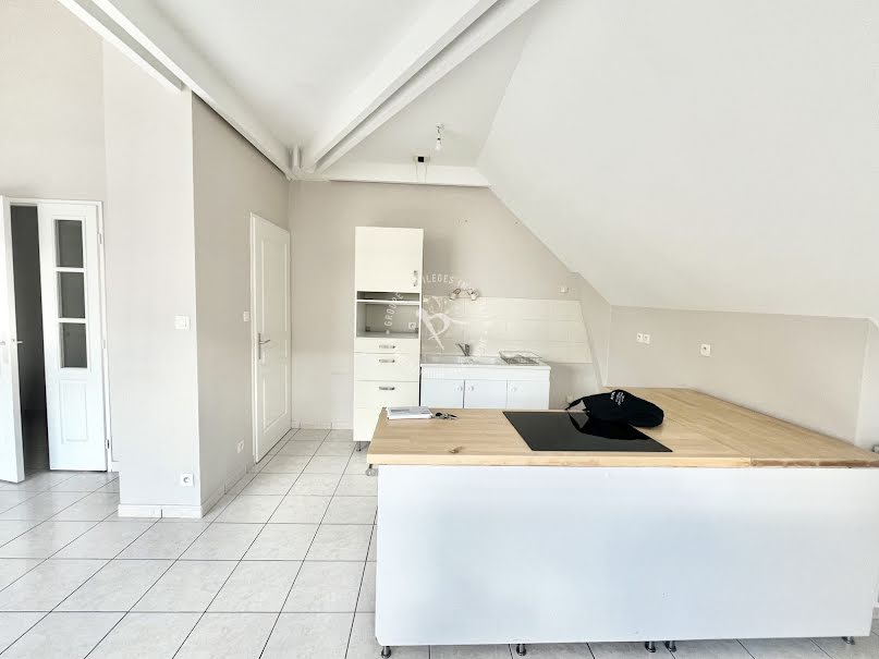 Location  appartement 3 pièces 68 m² à Nantes (44000), 889 €